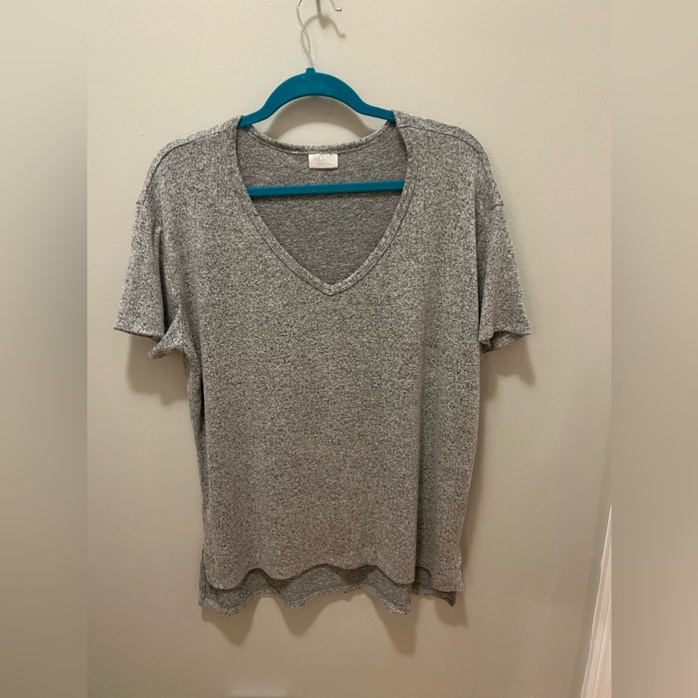 Lose soft short sleeved sweater/shirt